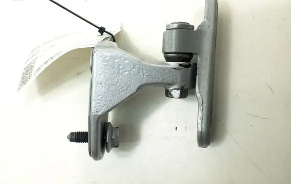 Mercedes-Benz ML W164 Front door upper hinge A2517200137