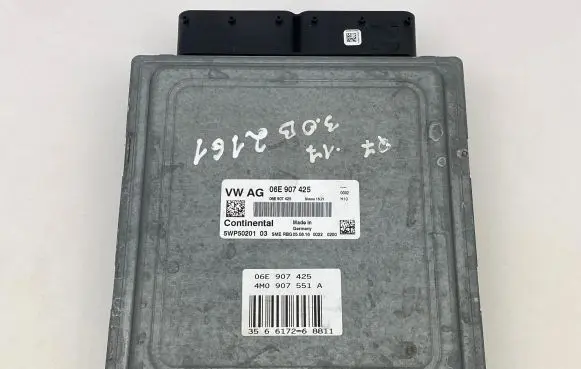 Audi Q7 4M Engine control unit/module 06E907425 5WP502010