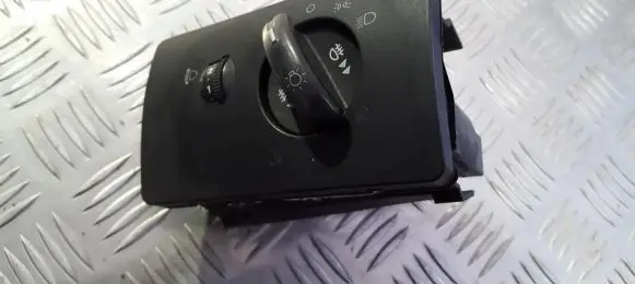 Ford Mondeo Mk III Light switch 1s7t13a024gb 04052761