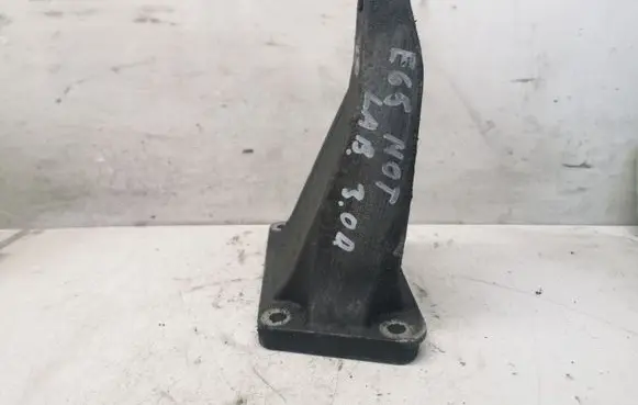 BMW 7 E65 E66 Engine mounting bracket 2211675842001