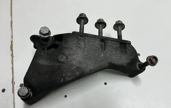 Volkswagen Transporter - Caravelle T5 Engine mounting bracket 03L199207B
