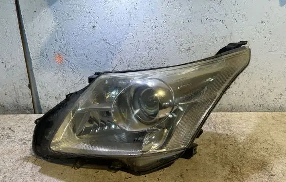 Toyota Avensis T270 Headlight/headlamp H279HLAE 1267802 058J4