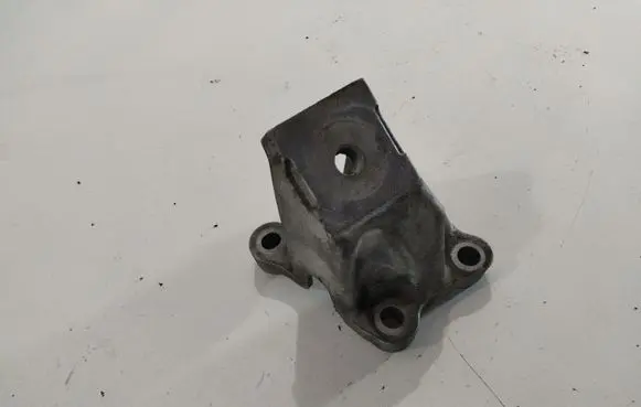 Audi A6 S6 C6 4F Engine mounting bracket 4F0199307AA