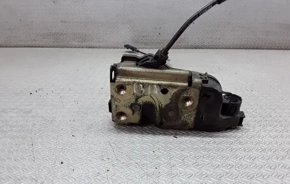 Renault Megane II Front door lock