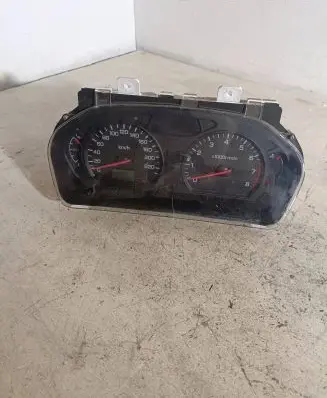 Mitsubishi Space Runner Speedometer (instrument cluster) 381545 576540