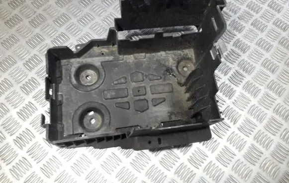 Renault Laguna II Battery box tray 8200003058
