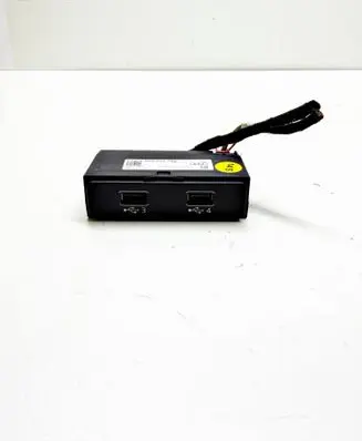 Audi Q8 USB socket connector 4N0035722