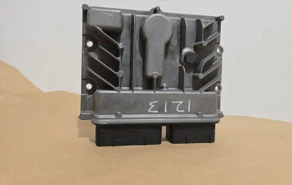 Opel Mokka Engine control unit/module 55579719