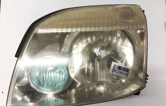 Nissan X-Trail T30 Headlight/headlamp 