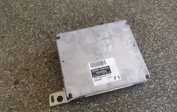 Toyota Corolla Verso AR10 Engine control unit/module 896610F010 1758006463