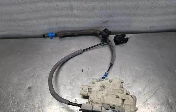 Audi A3 S3 8V Rear door lock JA6400839015