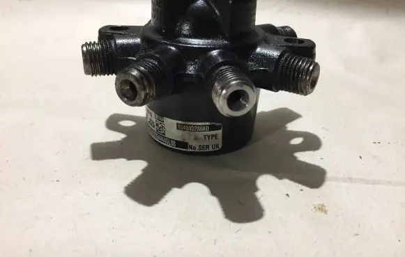 Ford Transit - Tourneo Connect Fuel distributor 1S4Q9D280AD B47KA R9144Z020D