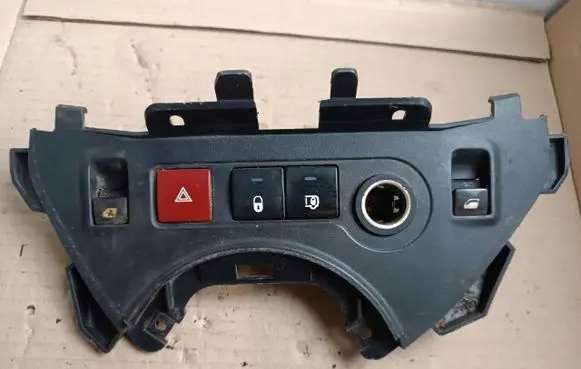 Citroen Berlingo Hazard light switch 9680931977