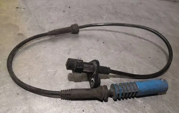 BMW 5 E39 ABS brake wheel speed sensor 61126908