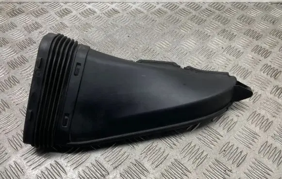 Audi A7 S7 4G Air intake duct part 4G0129624D