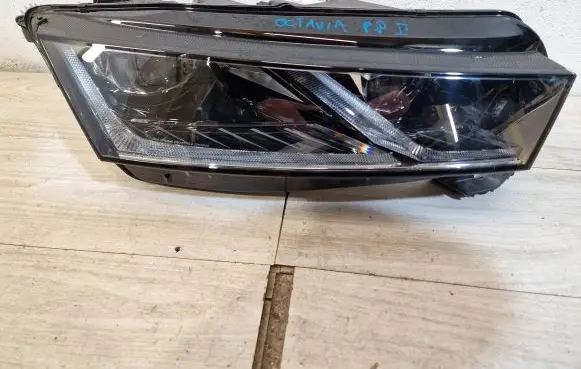 Skoda Octavia Mk4 Headlight/headlamp 5E4941016A