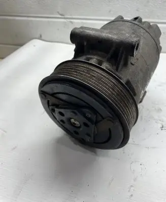 Renault Scenic II - Grand scenic II Air conditioning (A/C) compressor (pump) 8200309193