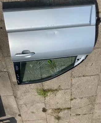 KIA Sportage Front door