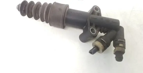 Clutch slave cylinder