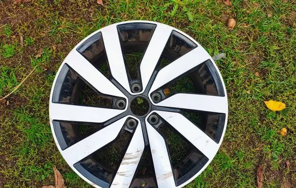 Volkswagen Touran II R18 alloy rim 5TA601025F 025F
