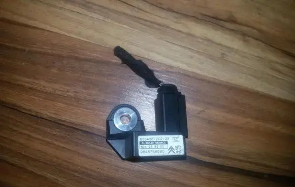 Citroen C4 I Airbag deployment crash/impact sensor 9646768980 604288200