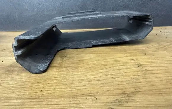 Opel Insignia A Engine control unit holder 13243604
