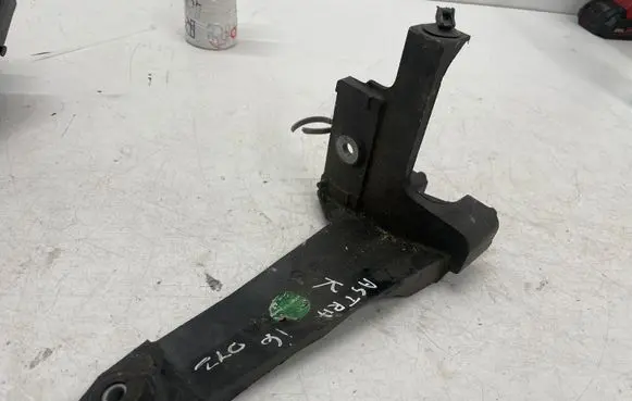 Opel Astra K ABS pump bracket 39017042
