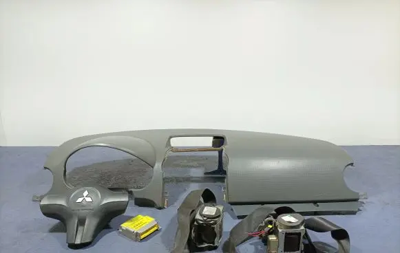 Mitsubishi Colt Dashboard