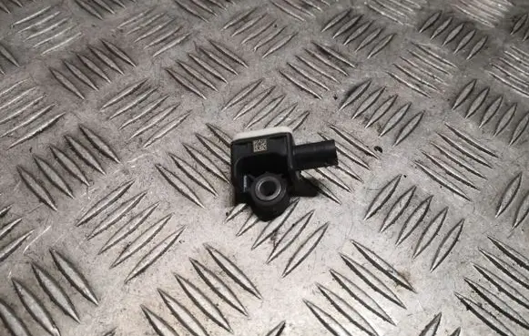 Mercedes-Benz CLA C117 X117 W117 Airbag deployment crash/impact sensor 1668210151 A1668210151