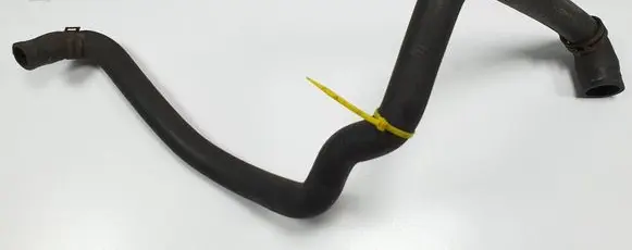 Engine coolant pipe/hose