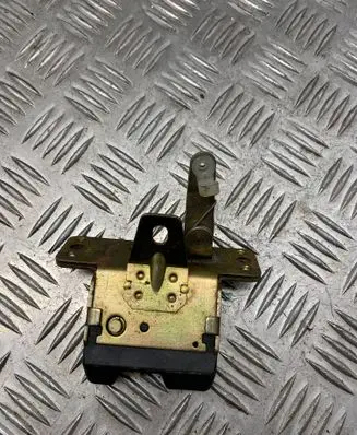 Opel Astra F Tailgate/trunk/boot lock/catch/latch 90590957