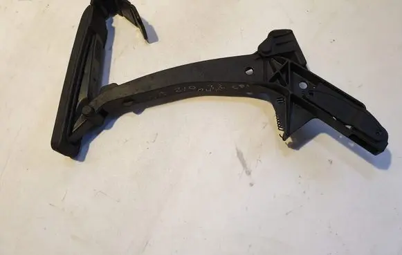 Mercedes-Benz E W210 Accelerator throttle pedal 2103010520