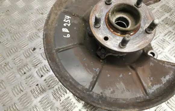 Ford Kuga I Rear wheel hub
