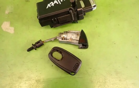 Audi A5 8T 8F Ignition lock 8K0909131D