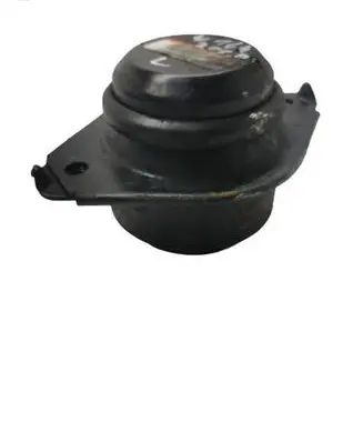 Engine mount vacuum valve