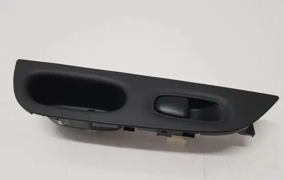 Nissan X-Trail T32 Electric window control switch 829614CE0A