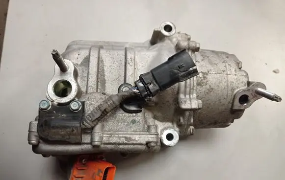 Chrysler Pacifica Air conditioning (A/C) compressor (pump) 68237995AE 68237995 000014342