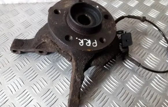 Renault Trafic II (X83) Front wheel hub spindle knuckle