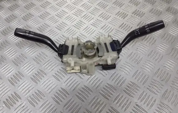 Mazda 323 F Wiper turn signal indicator stalk/switch 17B366