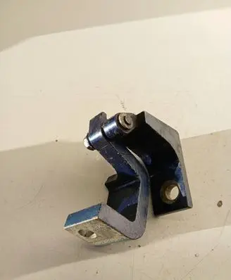 Volkswagen Transporter - Caravelle T5 Front door upper hinge 7H0831402B