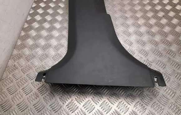 (B) pillar trim (bottom)