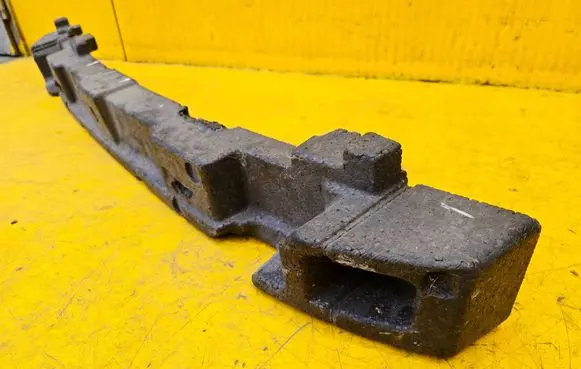 Hyundai Tucson TL Front bumper foam support bar 86520G7000