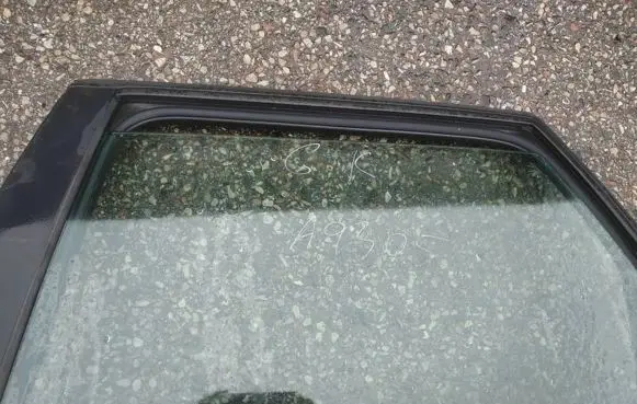 Volvo V50 Rear door window glass as2