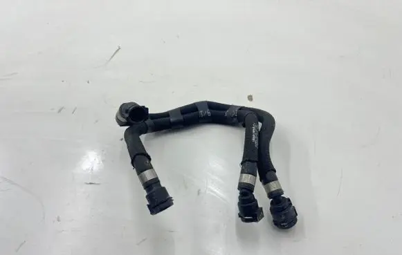 BMW 5 G30 G31 Engine coolant pipe/hose 8596403
