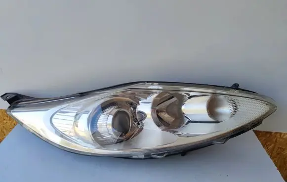 Ford Fiesta Headlight/headlamp 8A6113W029CE