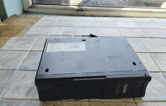 Peugeot 607 CD/DVD changer 9655801380