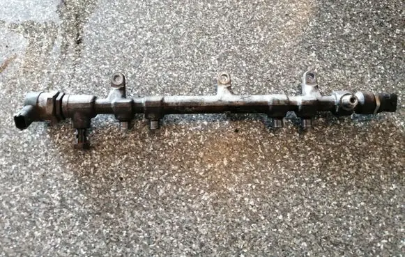 Fuel main line pipe
