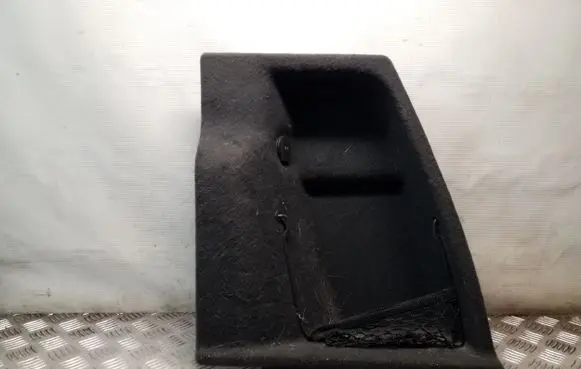 Trunk/boot lower side trim panel