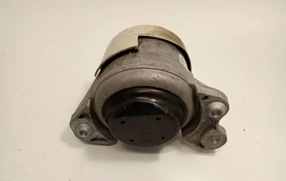 Mercedes-Benz GLC C253 Engine mount bracket 9012321
