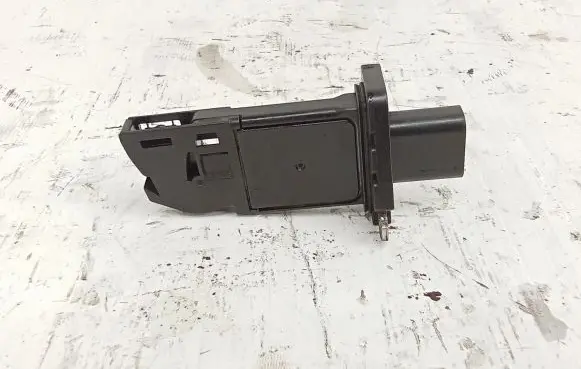 Volvo V70 Mass air flow meter 8V2112B579AA
